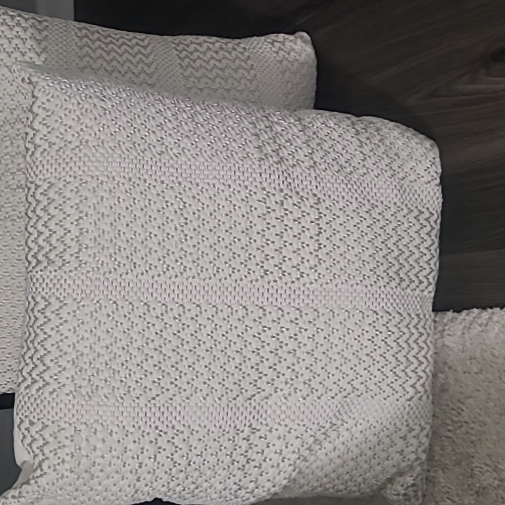 Bee & Willow Oversized decorative